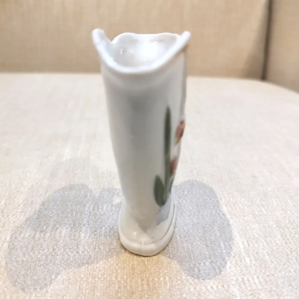 Vintage Small Iris Vase Made in Occupied Japan 1945-1951